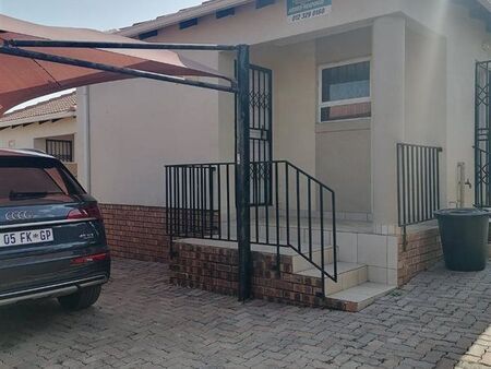 3 Bedroom House in Montana Park