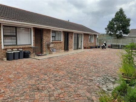 3 Bedroom House in Groeneweide Park