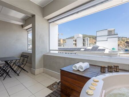 2 Bedroom Apartment in Cape Town City Centre
