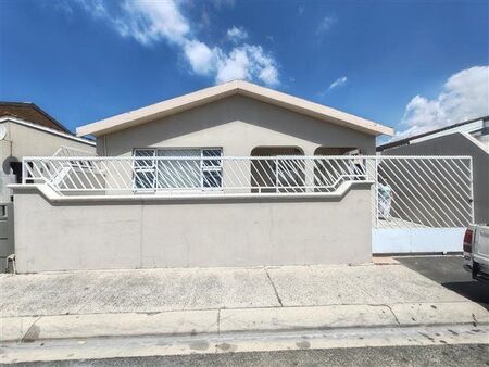 2 Bedroom House in Mitchells Plain