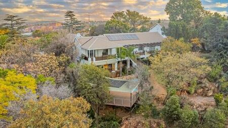 4 Bedroom house to rent in Constantia Kloof, Roodepoort