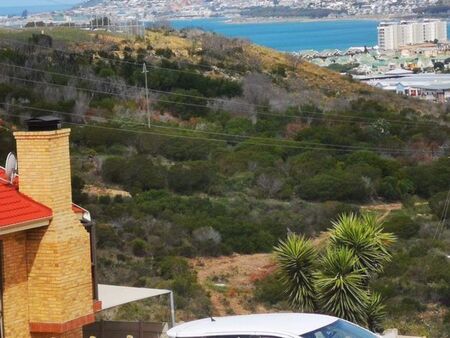 3 Bedroom house to rent in Seemeeu Park, Mossel Bay