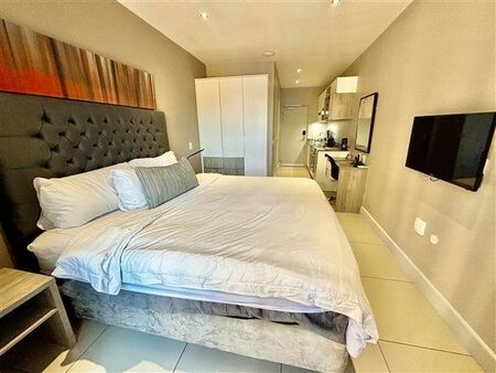 Studio Apartment in Rosebank