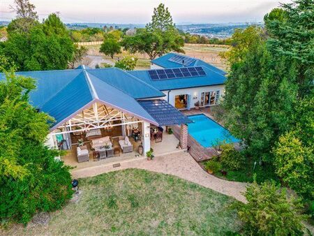 5 Bedroom House in Chartwell