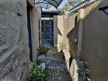 1 Bedroom Apartment in Kensington