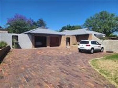 3 Bedroom House in Sunninghill