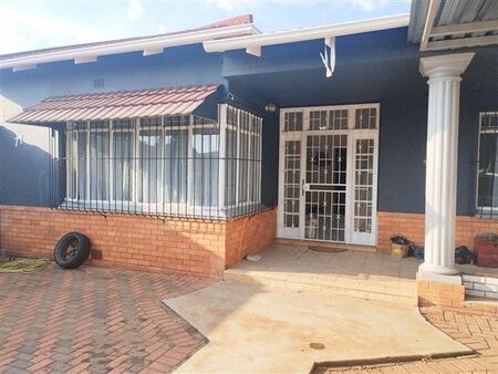 3 Bedroom House in Geduld