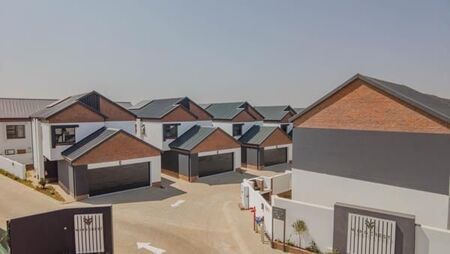 4 Bedroom Townhouse in Glen Marais