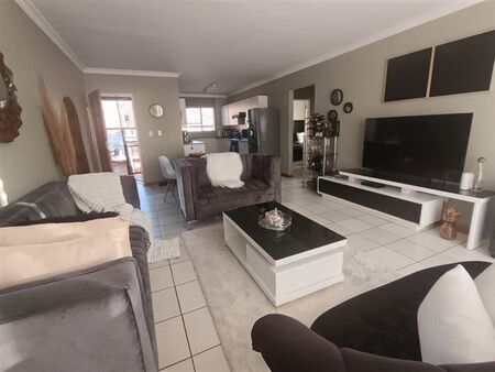 2 Bedroom Apartment in Selection Park