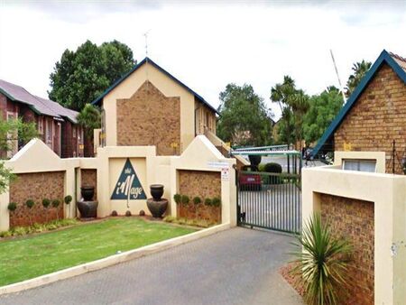 2 Bedroom House in Glen Marais