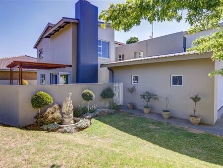 5 Bedroom House in Glen Eagles Estate