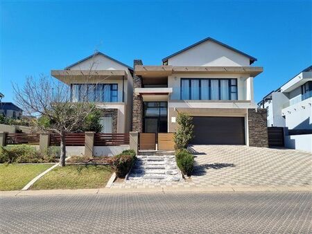 5 Bedroom House in Copperleaf