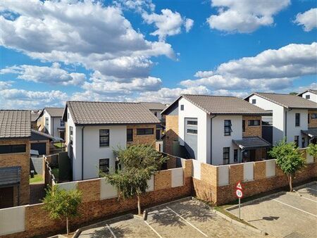 3 Bedroom Duplex in Amberfield