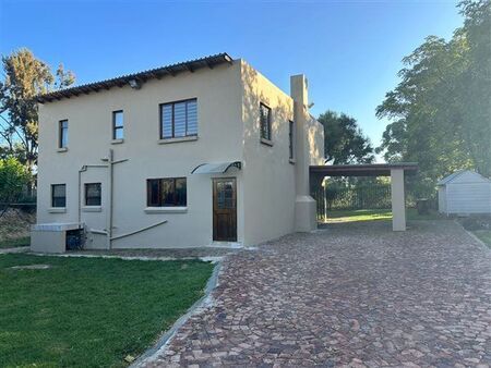 3 Bedroom House in Knopjeslaagte