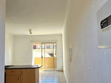 Bachelor apartment in Highveld