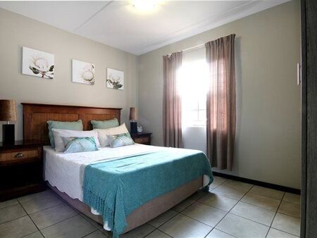 2 Bedroom Apartment in Die Hoewes
