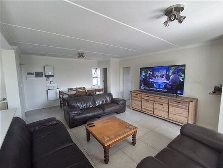 2 Bedroom House in Louwlardia