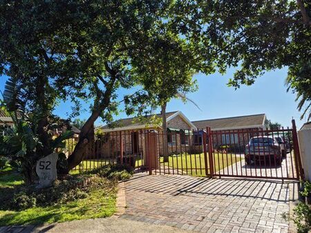 3 Bedroom House in Bluewater Bay