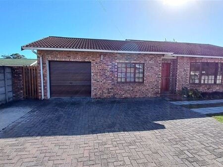 4 Bedroom House in Gonubie