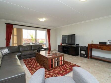 3 Bedroom Townhouse in Eagle Canyon Golf Estate