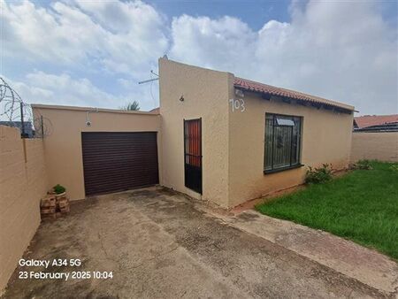2 Bedroom House in Grobler Park
