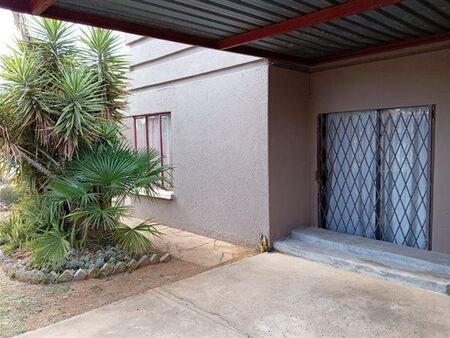 5 Bedroom House in Eike Park