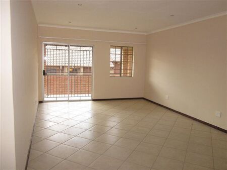2 Bedroom Simplex in Mooikloof Ridge