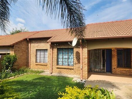2 Bedroom Townhouse in Equestria