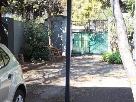 3 Bedroom Simplex in Silverton