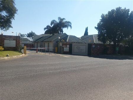 2 Bedroom Simplex in Wapadrand