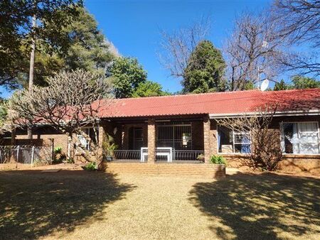 4 Bedroom House in Die Wilgers