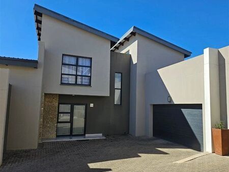 3 Bedroom Townhouse in Equestria