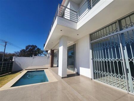 5 Bedroom House in Waterkloof Heights