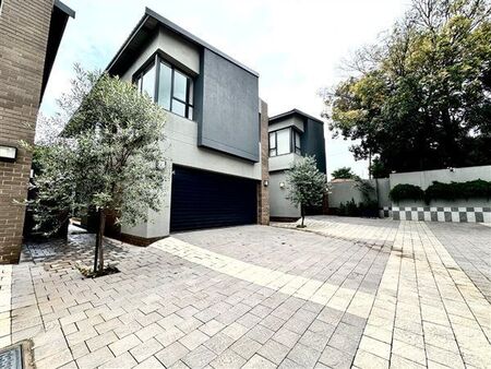 3 Bedroom Townhouse in Menlo Park