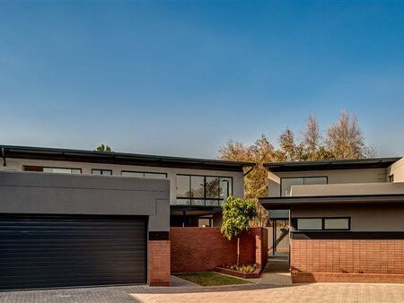 4 Bedroom House in Waterkloof Ridge