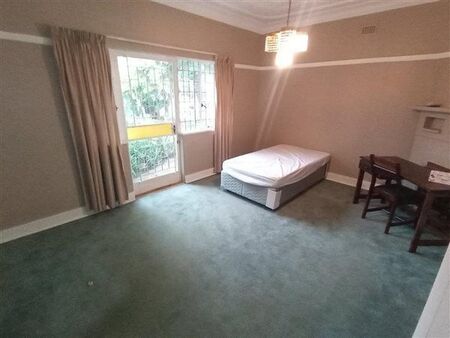 6 Bedroom House in Hatfield