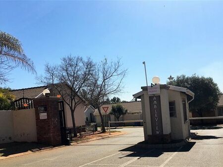 2 Bedroom Townhouse in Hartebeeshoek