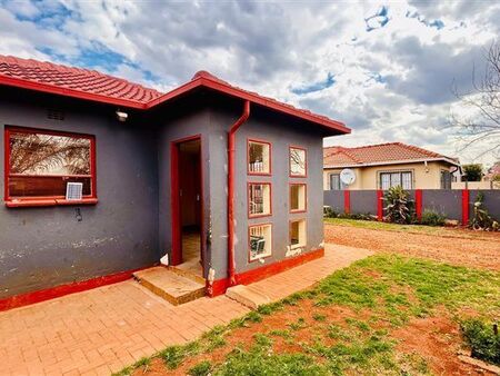 2 Bedroom House in The Orchards