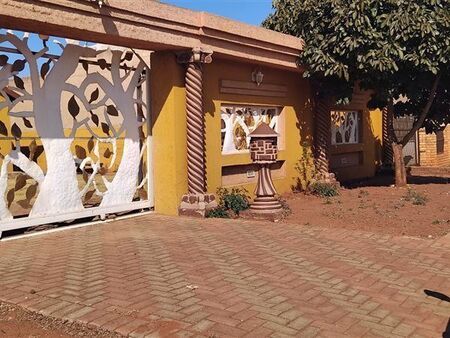 2 Bedroom House in Protea Glen