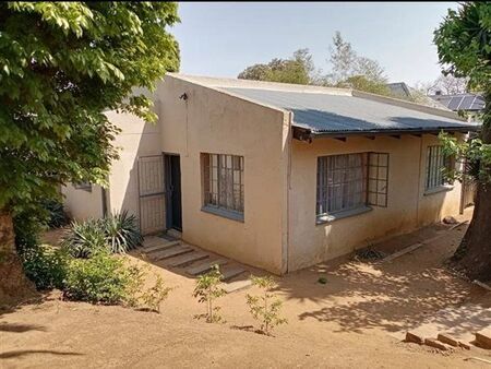 3 Bedroom House in Bramley