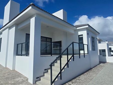 3 Bedroom House in Shelley Point