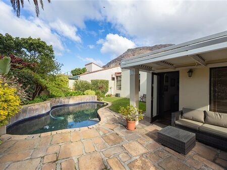 3 Bedroom House in Lakeside