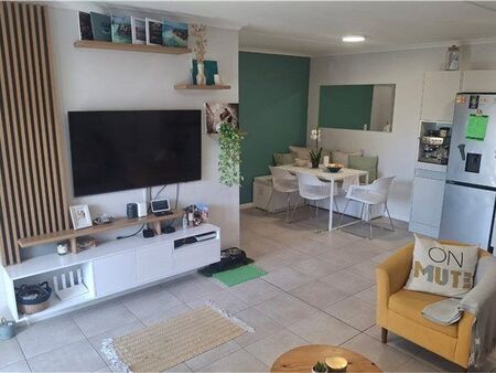 2 Bedroom Apartment in Burgundy Estate
