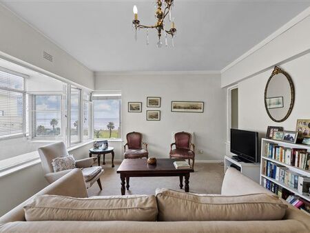 1 Bedroom House in Mouille Point