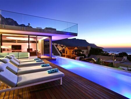 5 Bedroom House in Camps Bay