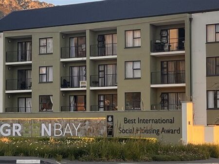 2 Bedroom Apartment in Gordons Bay Central