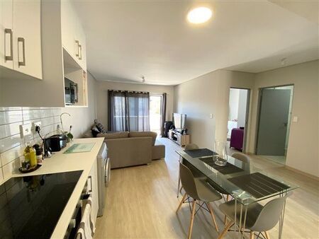 2 Bedroom Apartment in Somerset West Central