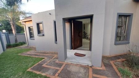 4 Bedroom house to rent in Meyerspark, Pretoria