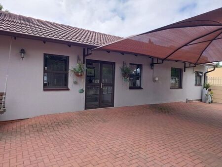 1 Bedroom bachelor flat to rent in Secunda
