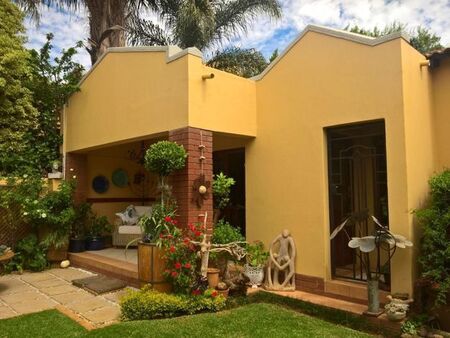 2 Bedroom townhouse - sectional to rent in Boardwalk Meander, Pretoria